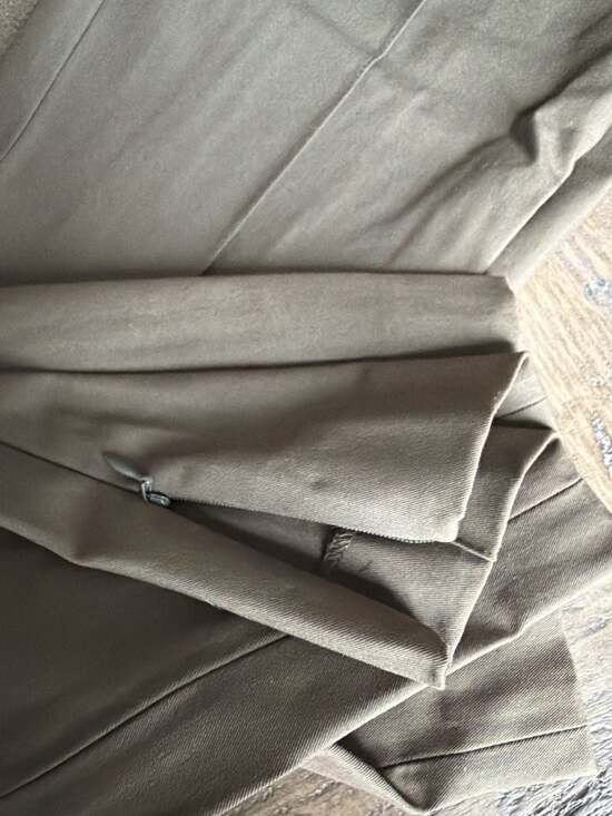 Theory Women's Alettah Olive Green Pintuck Straight Leg Trousers - Picture 8 of 8